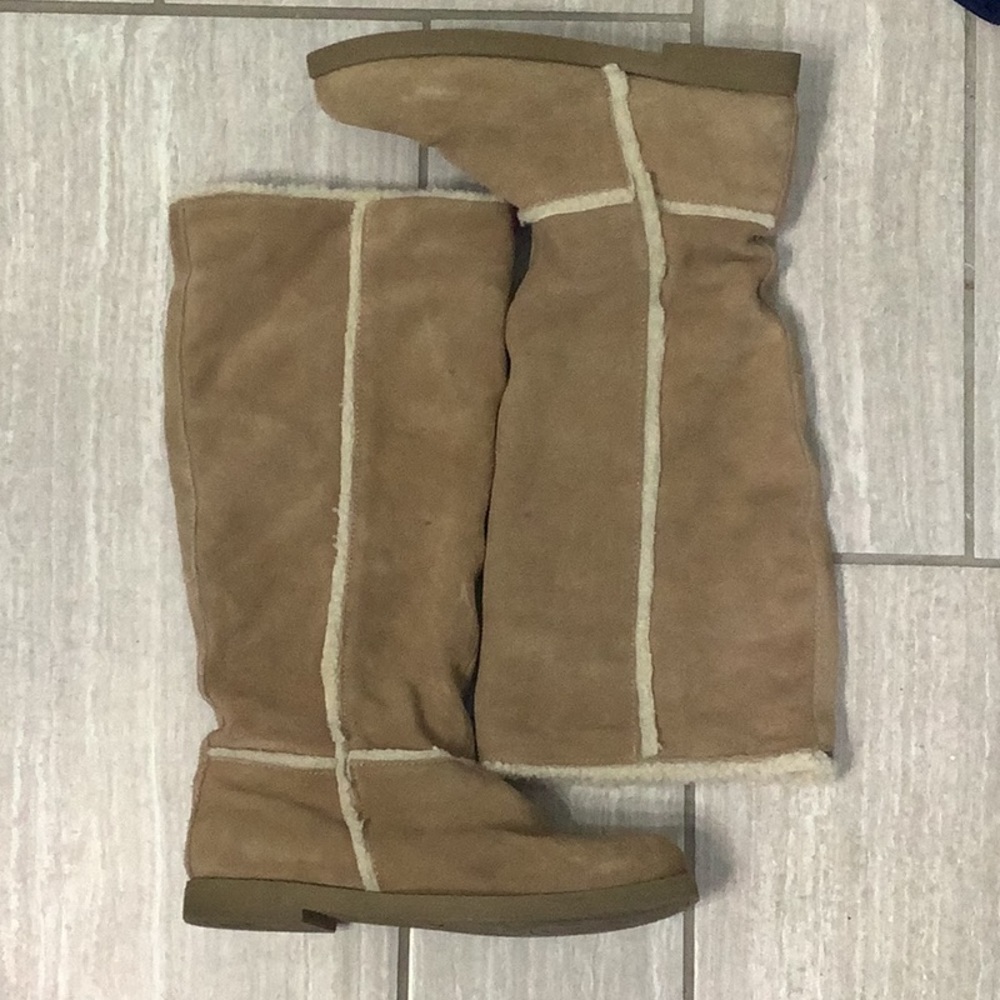 Xhilaration Size 8 Suede Boots
